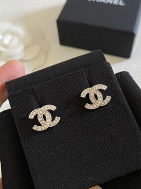 ✅Chanel CC Silver Earrings